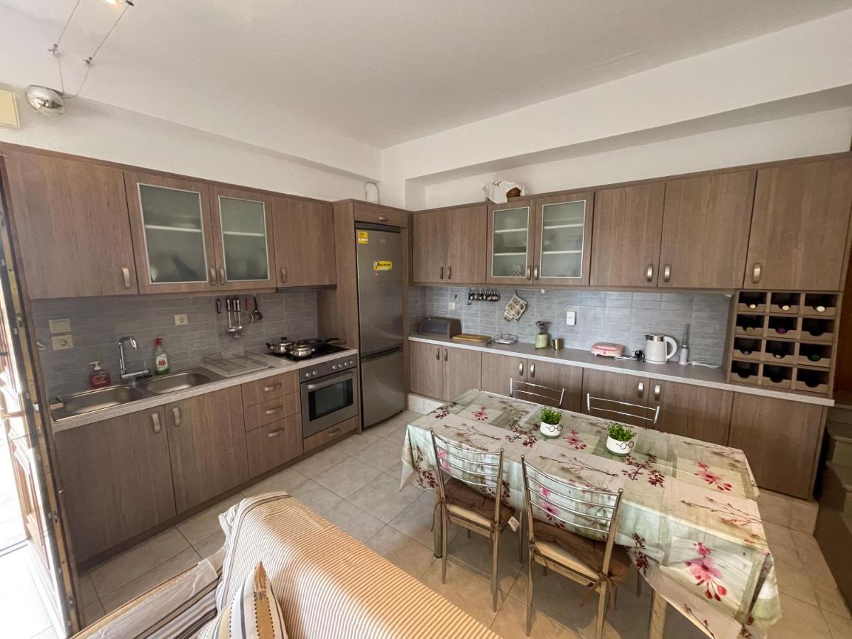 Áyios Dhimítrios Efi'S Guest House מראה חיצוני תמונה