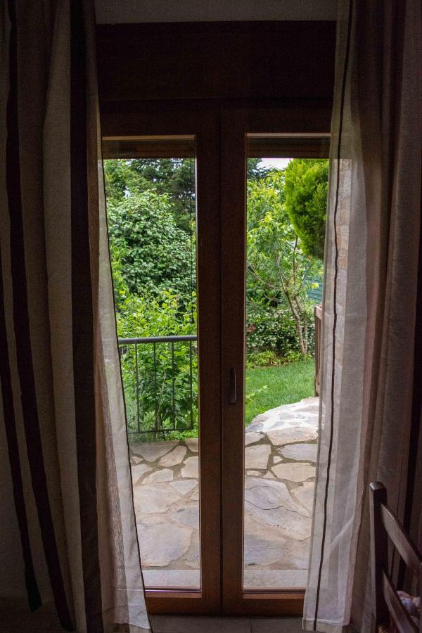 Áyios Dhimítrios Efi'S Guest House מראה חיצוני תמונה