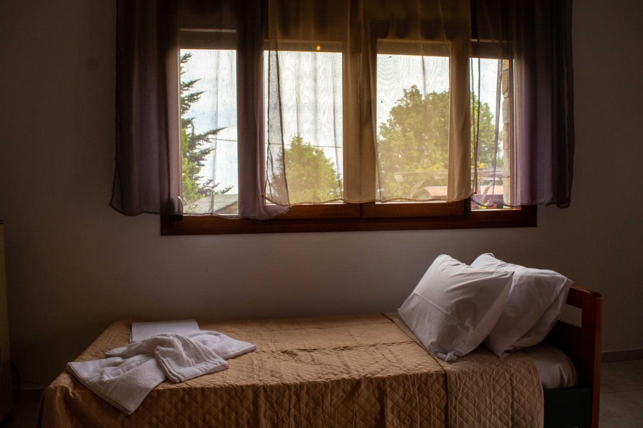 Áyios Dhimítrios Efi'S Guest House מראה חיצוני תמונה