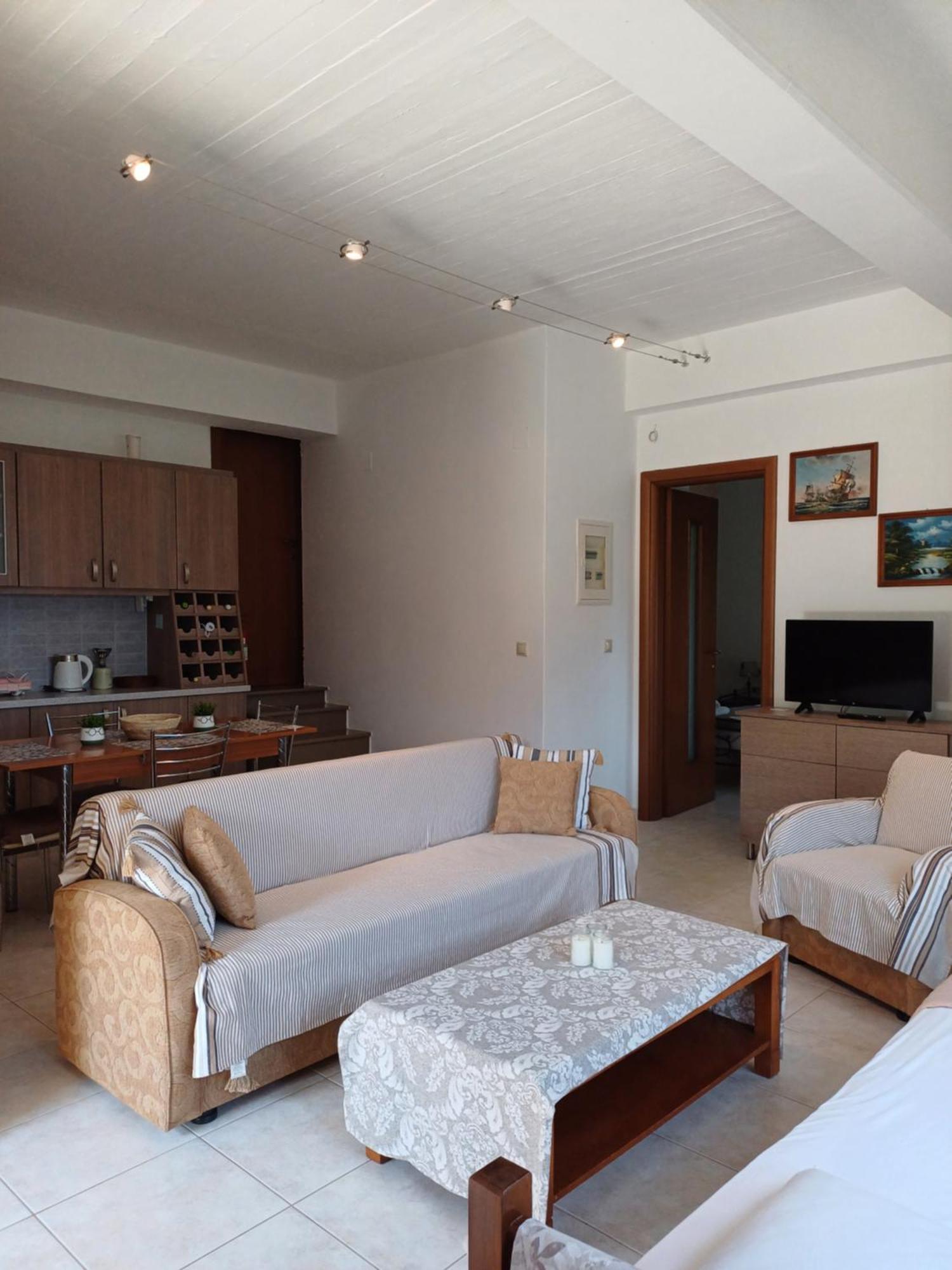 Áyios Dhimítrios Efi'S Guest House מראה חיצוני תמונה